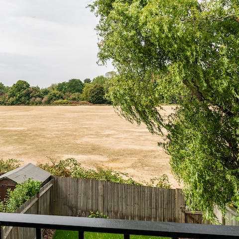 Enjoy easy access to the vast Muswell Hill Playing Fields