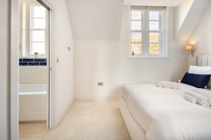 Battersea Retreat image 12