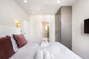 Battersea Retreat image 2