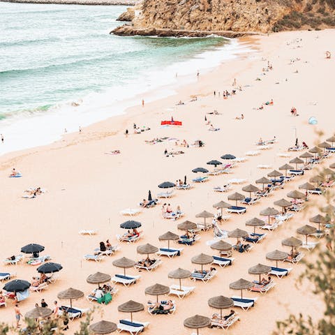Head to Praia do Inatel just a few minutes' drive away, and experience the beauty of the Algarve coast