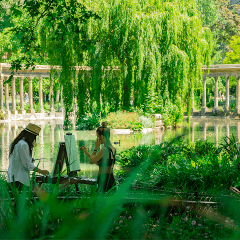 Admire the scenery at Parc Monceau, not far on foot
