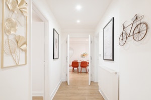 Central Pause image 6