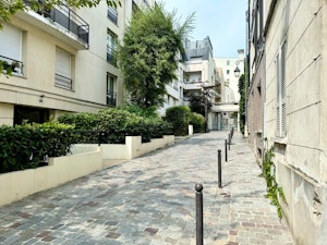 Elegant Avenue image 7