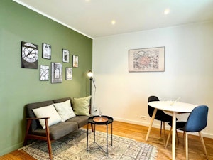 Elegant Avenue image 1