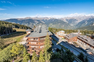 Courchevel Cabin image 10