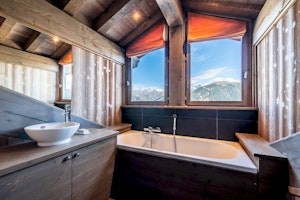 Courchevel Cabin image 4