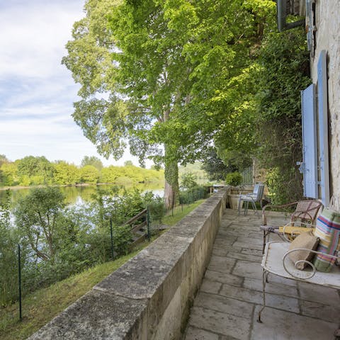 Direct access to the river from the balcony