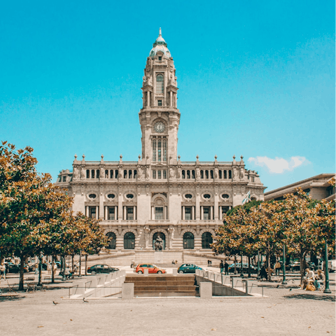 Explore Porto from this central home – Heroísmo station is 140m away