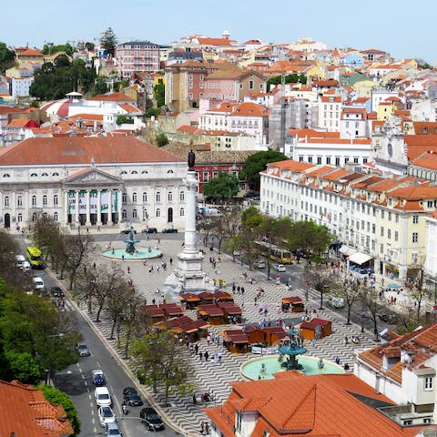 Reach Lisbon's central Rossio Square in just two minutes on foot