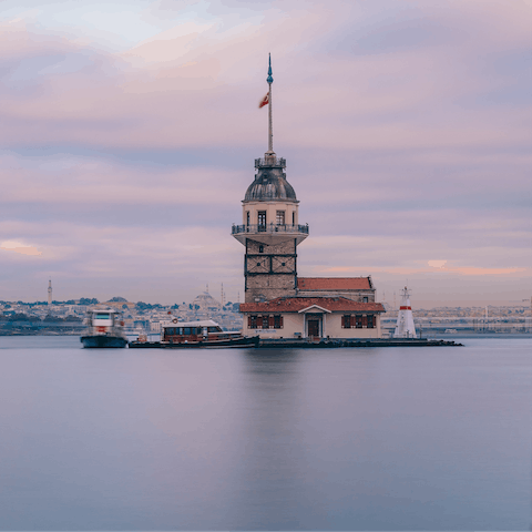 Head 10 km to the water's edge at Üsküdar to see the Maiden's Tower