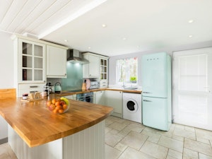 English Country Comfort image 14