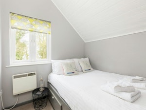 English Country Comfort image 13