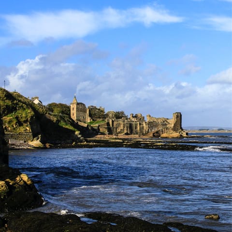 Make the most of your central St Andrews location within 5-minutes' walk of the University, town and 12th century castle