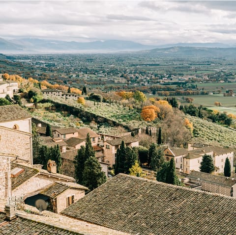 Explore the medieval Umbrian towns  – Todi is a short drive away