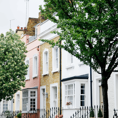 Stroll along the prestigious streets of Chelsea, just a nineteen minute journey away