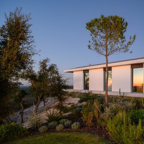 Discover the beauty of Alentejo from this home nestled in the hills of Melides