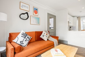Covent Contemporary image 1