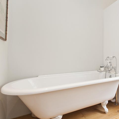 Soak your cares away in the roll top bath after a busy day of sightseeing