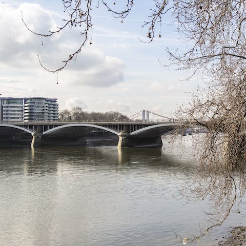 Stroll along the Thames for twenty-five-minutes to reach well-to-do Chelsea