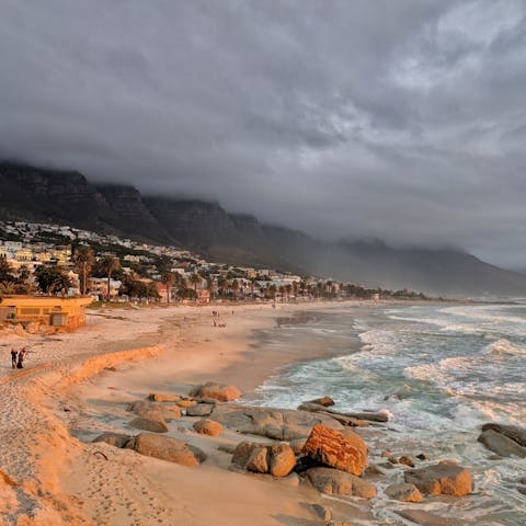 Experience the best of both worlds with natural beauty and a bustling city centre in Cape Town