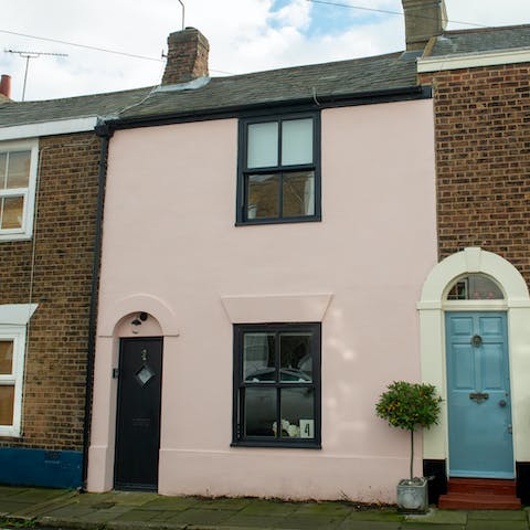 Stay in the conservation area of Deal, a minute's walk from the seafront
