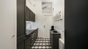 Parisian Family Oasis image 13