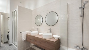 Parisian Family Oasis image 11