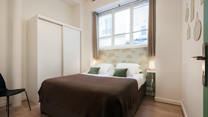 Parisian Family Oasis image 9