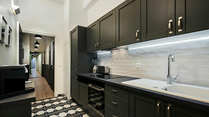 Parisian Family Oasis additional image