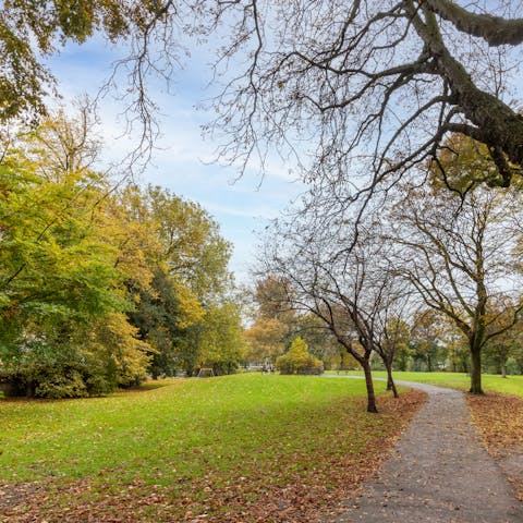 Wander through Green Park and feel like Jane Austen