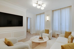 The Elegance of Opéra image 10