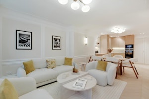 The Elegance of Opéra image 6