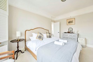 Grand Vale image 2