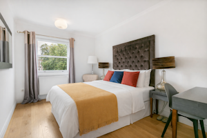 The Hyde Hideaway image 14