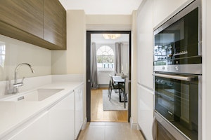 The Hyde Hideaway image 8
