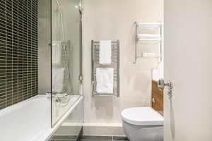 The Hyde Hideaway image 4