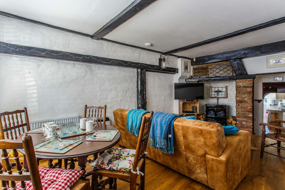 Brown Leather Lodgings, South East