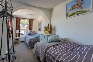 Brown Leather Lodgings image 15