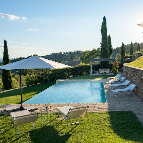Take a dip in the private pool or brush up on your Italian from a comfy sun lounger