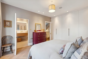London Splendour image 5