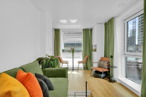 Dockside Darling image 1