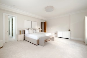 The Regal Quarters image 11