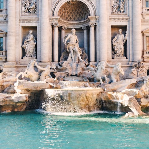 Walk to Trevi Fountain in just fifteen short minutes