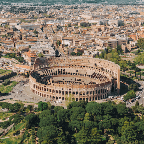 Wander a couple of kilometres to the breathtaking Colosseum 