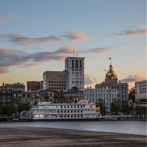 Make the nine-minute walk to the gold-domed City Hall and continue along the Savannah River