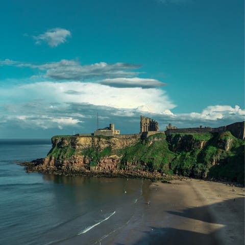 Drive fifteen minutes to the historic Tynemouth Castle overlooking the North Sea