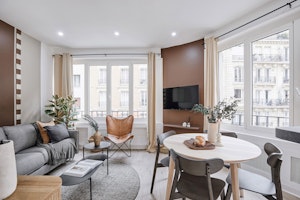 Trocadéro Retreat image 4