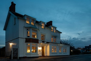 Swallow's Retreat image 7