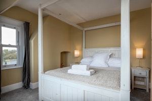 Swallow's Retreat image 4