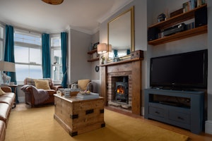 Swallow's Retreat image 2